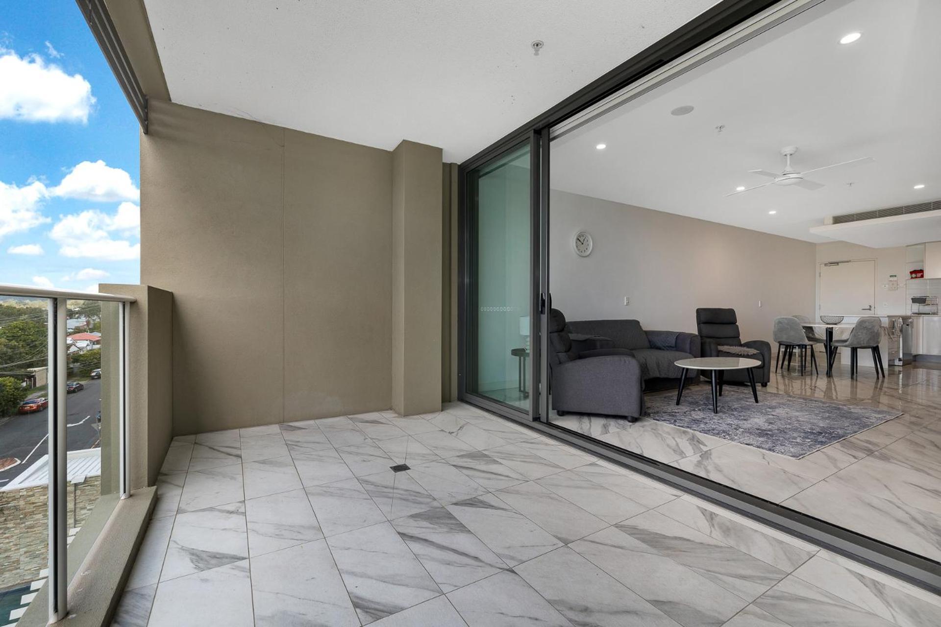 Spacious 2 Bedroom In Woolloongabba